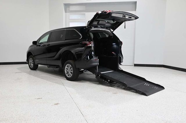 2026 Toyota Sienna LE FWD 8-Passenger - 23069259 - 1