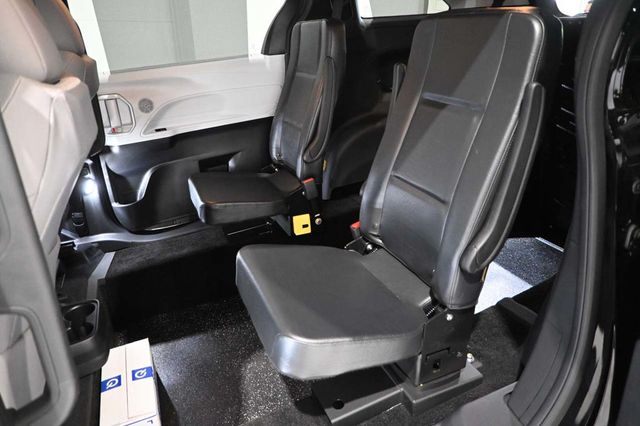 2026 Toyota Sienna LE FWD 8-Passenger - 23069259 - 27