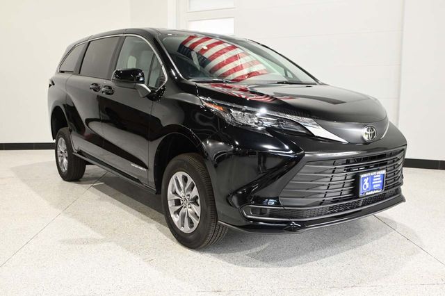 2026 Toyota Sienna LE FWD 8-Passenger - 23069259 - 2