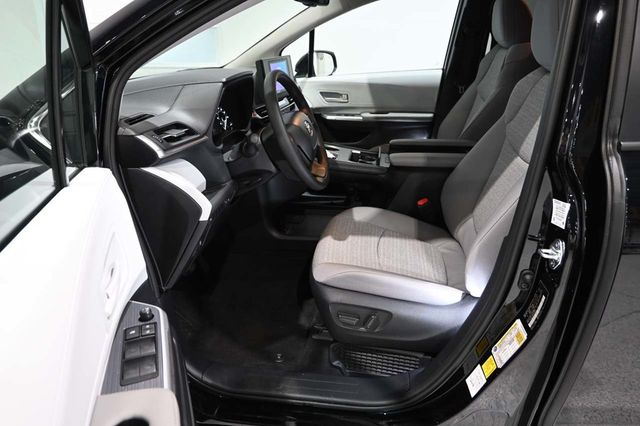 2026 Toyota Sienna LE FWD 8-Passenger - 23079486 - 12