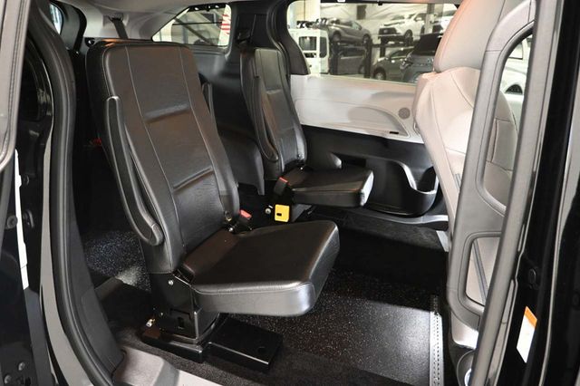 2026 Toyota Sienna LE FWD 8-Passenger - 23079486 - 16