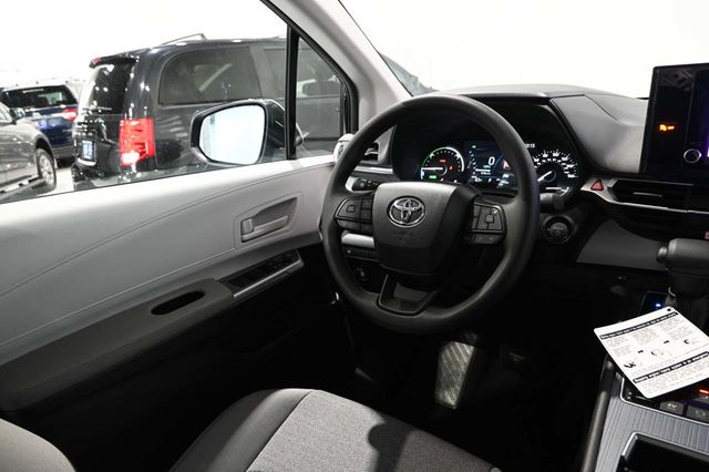 2026 Toyota Sienna LE FWD 8-Passenger - 23079486 - 26