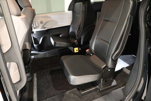2026 Toyota Sienna LE FWD 8-Passenger - 23079486 - 27
