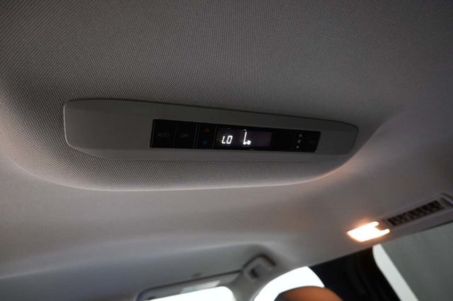 2026 Toyota Sienna LE FWD 8-Passenger - 23079486 - 28