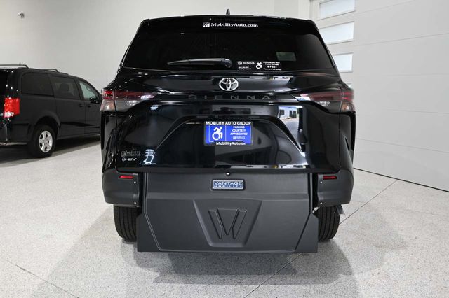 2026 Toyota Sienna LE FWD 8-Passenger - 23079486 - 6