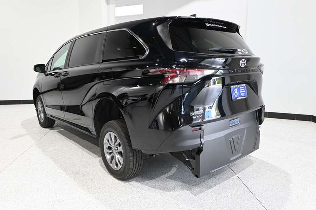 2026 Toyota Sienna LE FWD 8-Passenger - 23079486 - 7