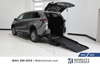 2026 Toyota Sienna - 5TDKRKEC6TS339635