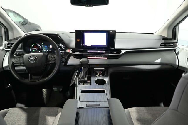 2026 Toyota Sienna LE FWD 8-Passenger - 23079487 - 22