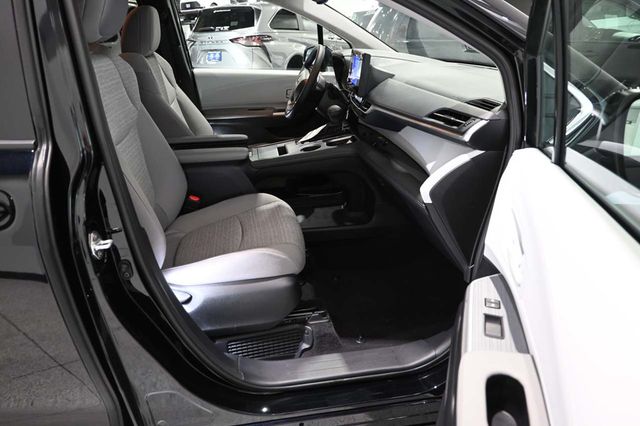 2026 Toyota Sienna LE FWD 8-Passenger - 23079489 - 14