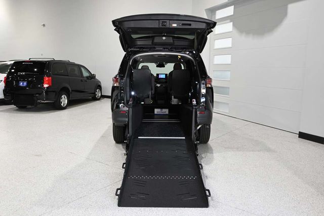 2026 Toyota Sienna LE FWD 8-Passenger - 23079489 - 18