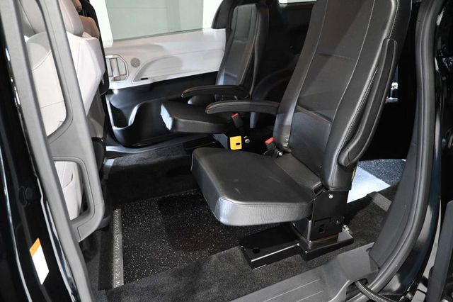 2026 Toyota Sienna LE FWD 8-Passenger - 23079489 - 27