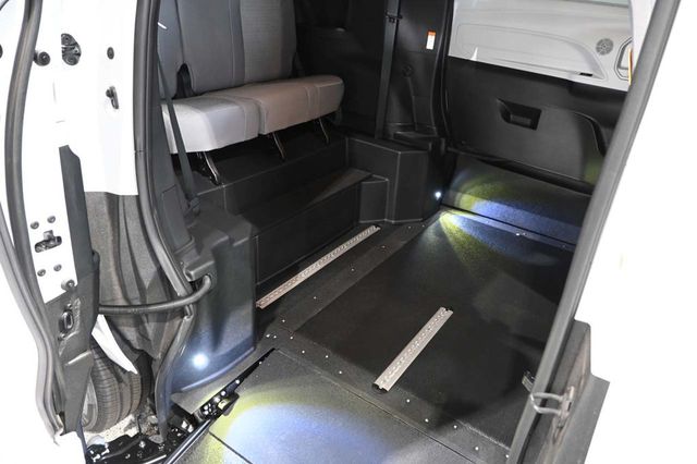 2026 Toyota Sienna LE FWD 8-Passenger - 23079490 - 17