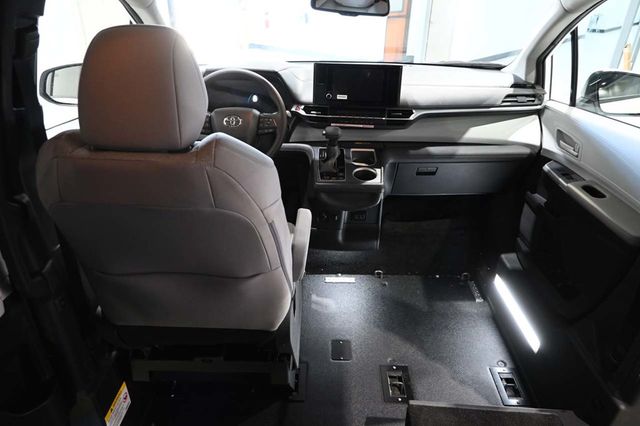 2026 Toyota Sienna LE FWD 8-Passenger - 23079490 - 20