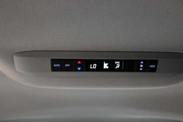 2026 Toyota Sienna LE FWD 8-Passenger - 23079490 - 28