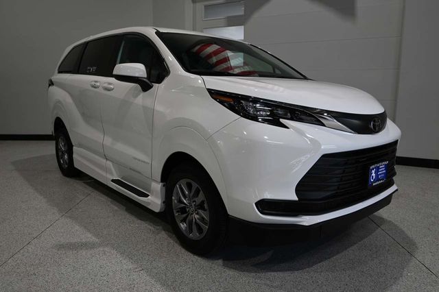 2026 Toyota Sienna LE FWD 8-Passenger - 23079490 - 2