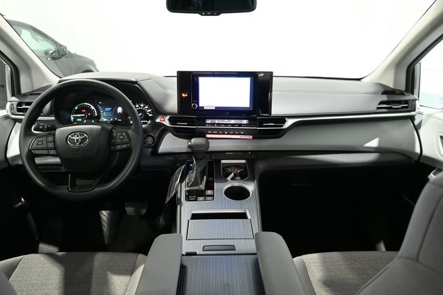 2026 Toyota Sienna LE FWD 8-Passenger - 23082739 - 24