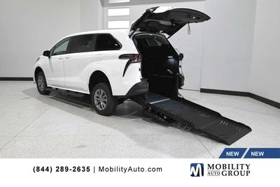 2026 Toyota Sienna - 5TDKRKEC4TS340170