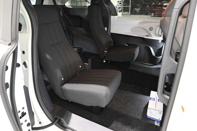 2026 Toyota Sienna LE FWD 8-Passenger - 23082740 - 16