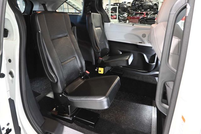 2026 Toyota Sienna LE FWD 8-Passenger - 23092168 - 16