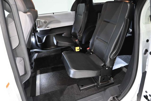 2026 Toyota Sienna LE FWD 8-Passenger - 23092168 - 27