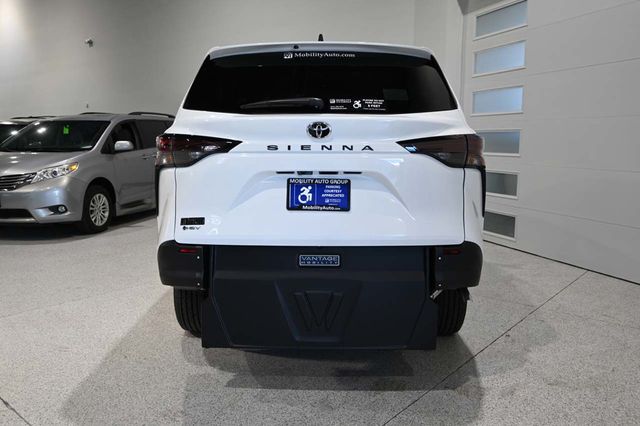 2026 Toyota Sienna LE FWD 8-Passenger - 23092168 - 6