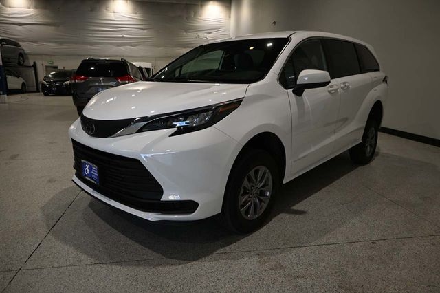 2026 Toyota Sienna LE FWD 8-Passenger - 23092170 - 9