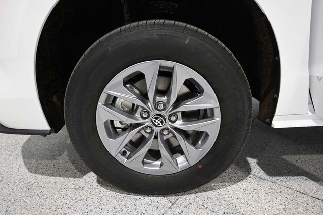 2026 Toyota Sienna LE FWD 8-Passenger - 23092170 - 11