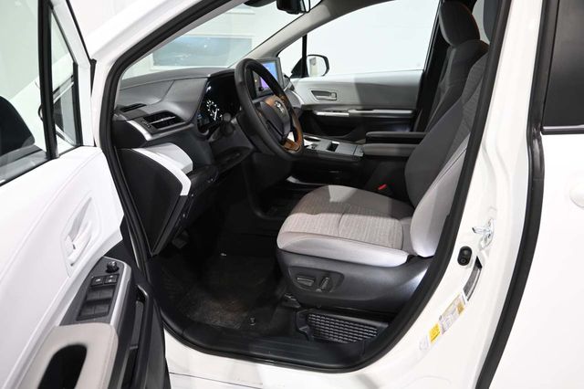2026 Toyota Sienna LE FWD 8-Passenger - 23092170 - 12