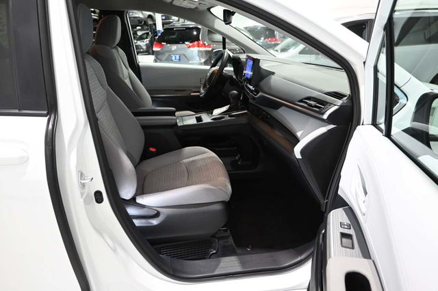 2026 Toyota Sienna LE FWD 8-Passenger - 23092170 - 14
