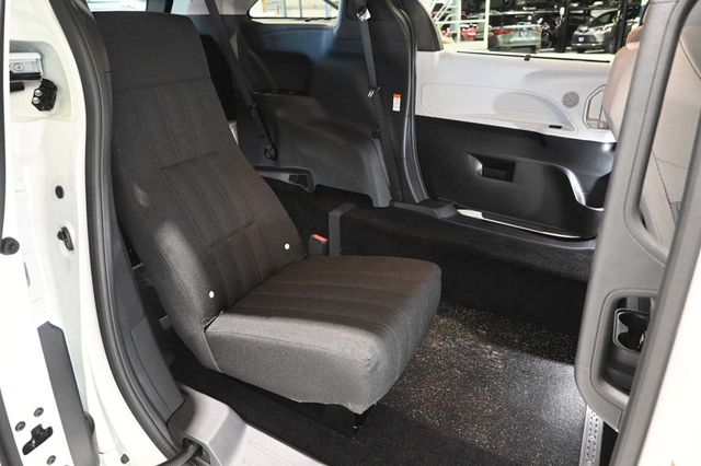 2026 Toyota Sienna LE FWD 8-Passenger - 23092170 - 16