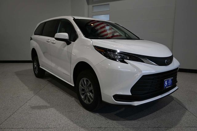 2026 Toyota Sienna LE FWD 8-Passenger - 23092170 - 2