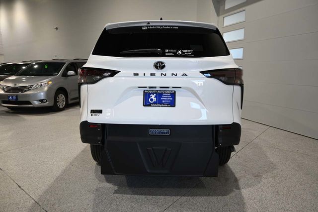 2026 Toyota Sienna LE FWD 8-Passenger - 23092170 - 6