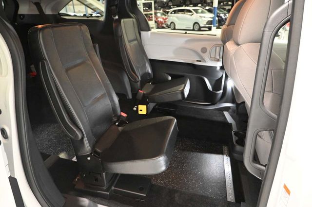 2026 Toyota Sienna LE FWD 8-Passenger - 23098843 - 16
