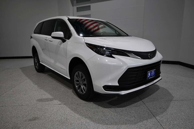 2026 Toyota Sienna LE FWD 8-Passenger - 23098843 - 2