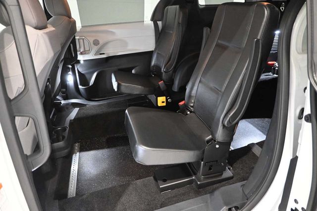 2026 Toyota Sienna LE FWD 8-Passenger - 23098844 - 27