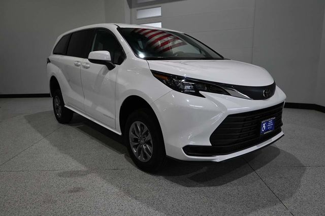 2026 Toyota Sienna LE FWD 8-Passenger - 23098844 - 2