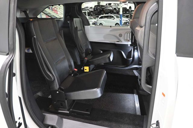 2026 Toyota Sienna LE FWD 8-Passenger - 23099425 - 16