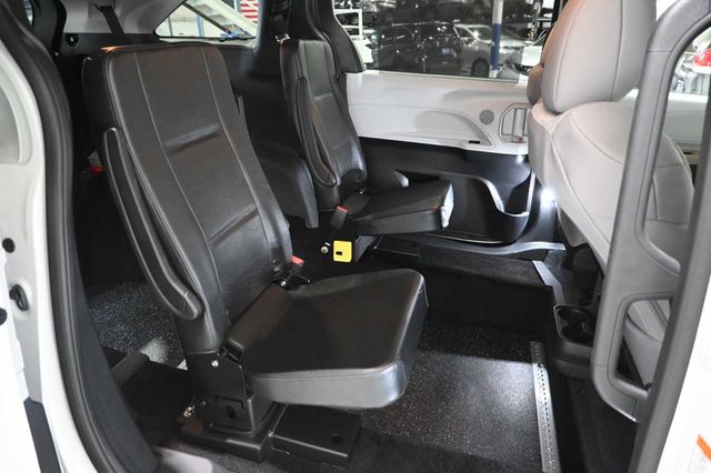 2026 Toyota Sienna LE FWD 8-Passenger - 23099427 - 16