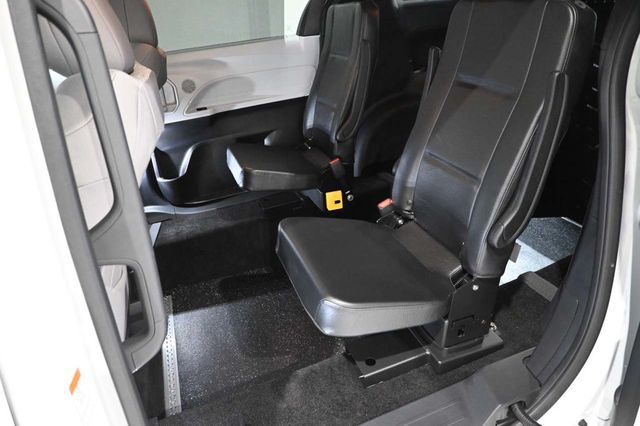2026 Toyota Sienna LE FWD 8-Passenger - 23099427 - 27