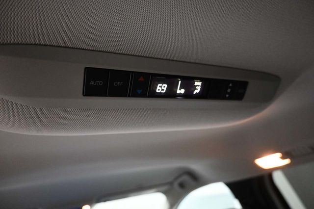 2026 Toyota Sienna LE FWD 8-Passenger - 23099427 - 28