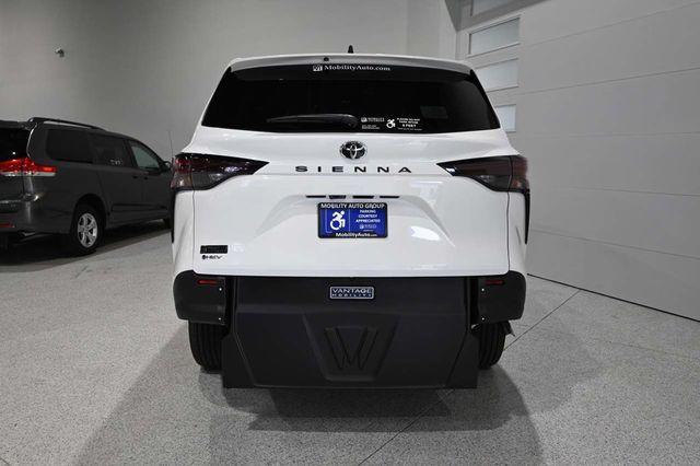 2026 Toyota Sienna LE FWD 8-Passenger - 23099427 - 6