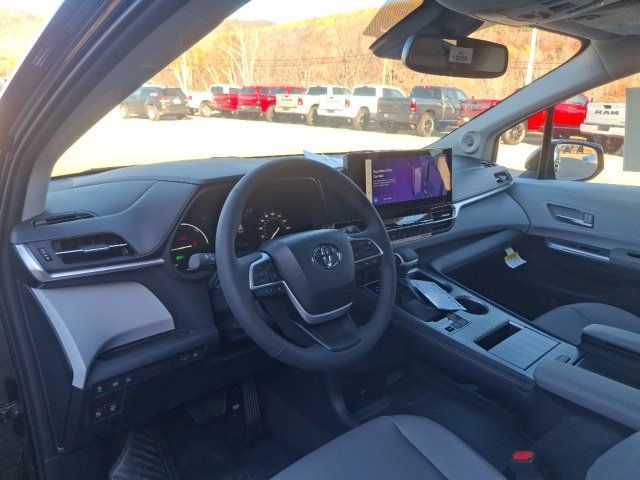 2026 Toyota Sienna XLE - 23089698 - 13