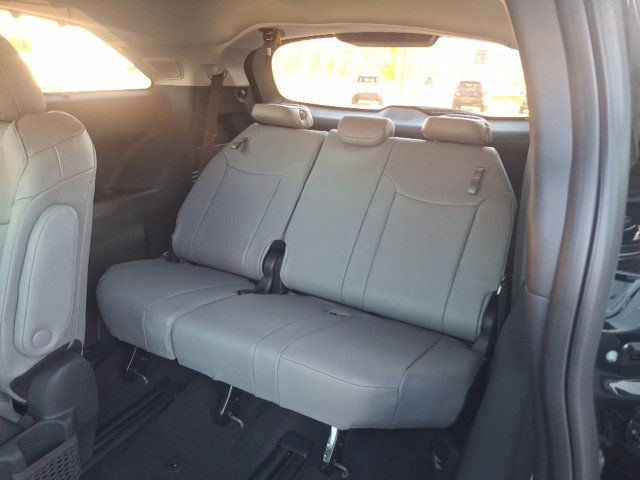 2026 Toyota Sienna XLE - 23089698 - 26