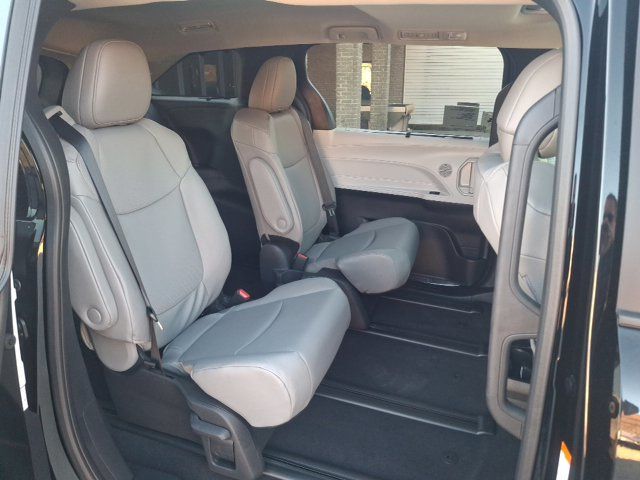 2026 Toyota Sienna XLE - 23089698 - 30