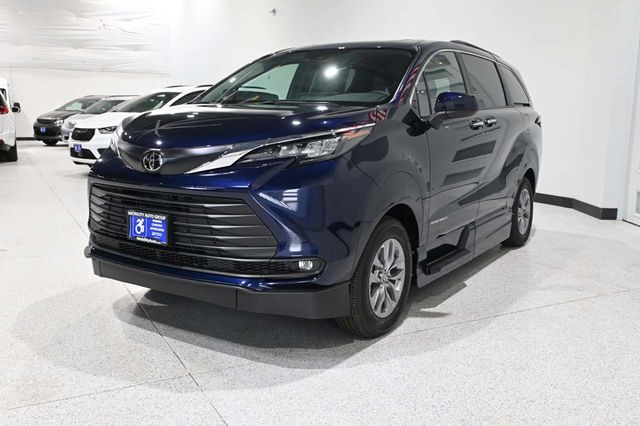 2026 Toyota Sienna XLE AWD 7-Passenger - 23031687 - 9