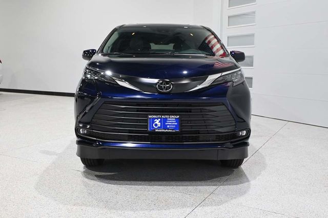 2026 Toyota Sienna XLE AWD 7-Passenger - 23031687 - 3
