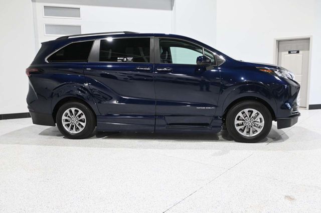 2026 Toyota Sienna XLE AWD 7-Passenger - 23031687 - 4
