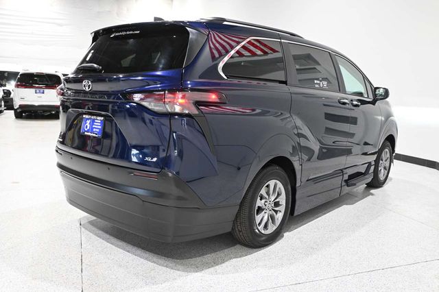 2026 Toyota Sienna XLE AWD 7-Passenger - 23031687 - 5