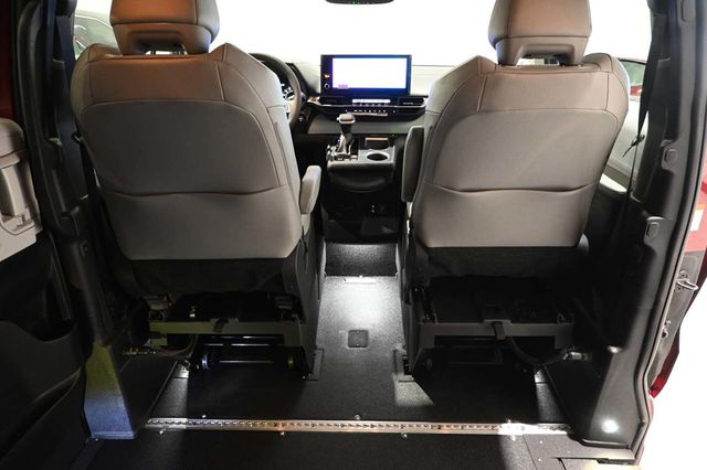 2026 Toyota Sienna XLE AWD 7-Passenger - 23041356 - 19