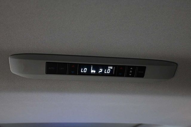 2026 Toyota Sienna XLE AWD 7-Passenger - 23041356 - 28